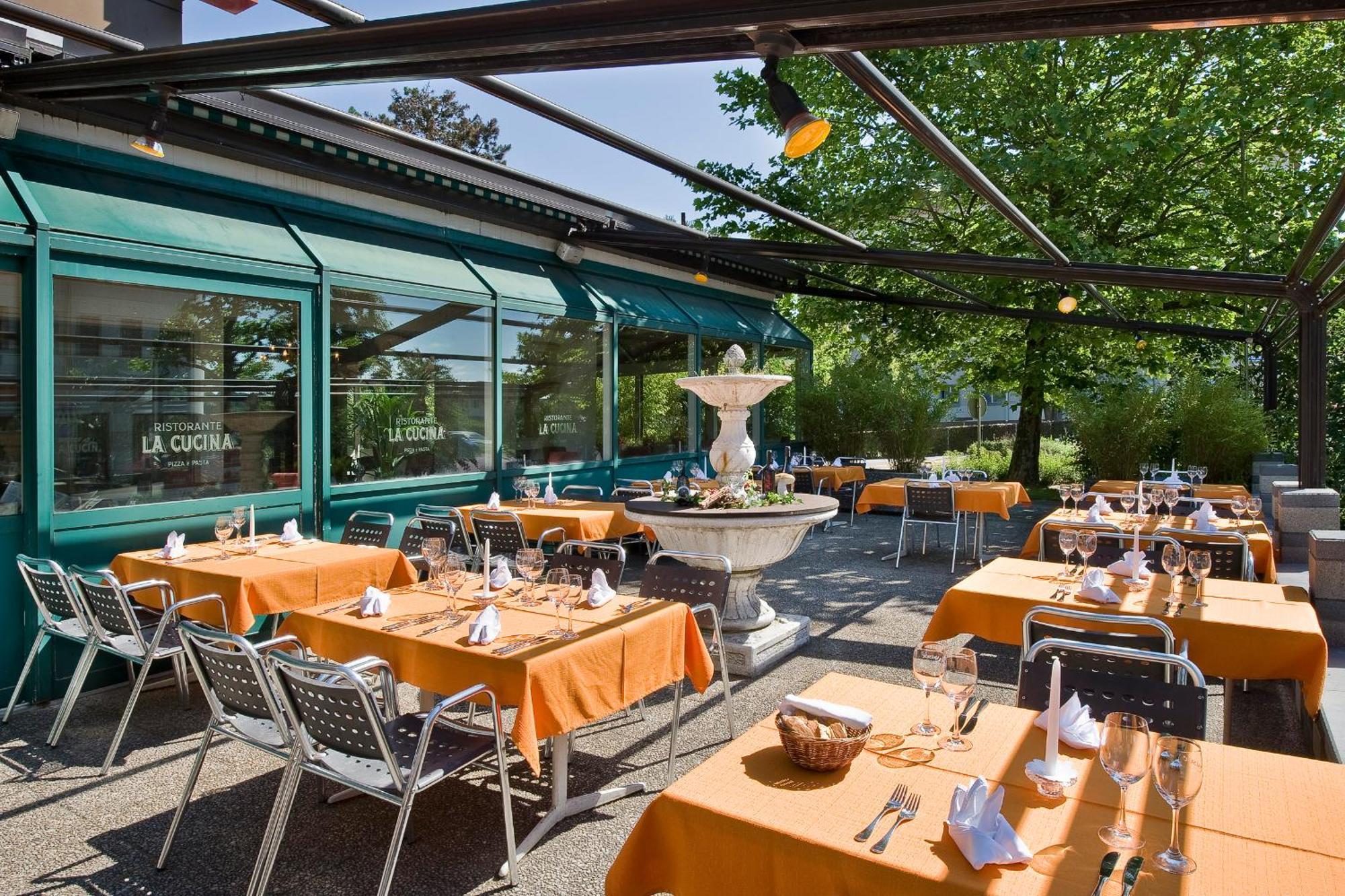 ホテル Martinshof Zuchwil エクステリア 写真